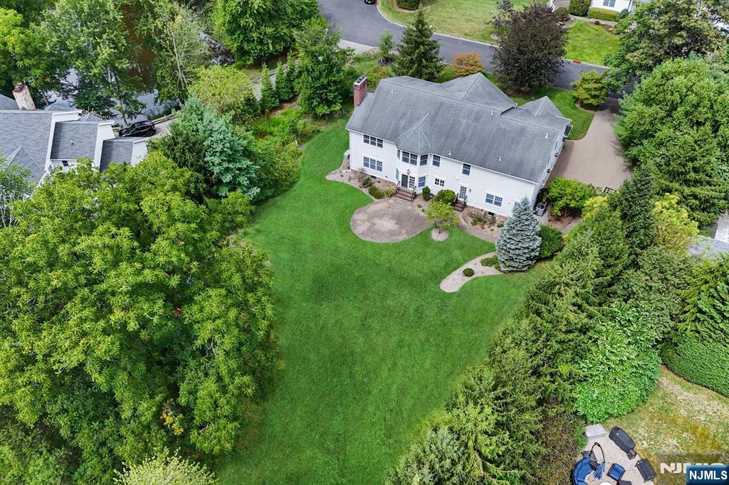 6 Lauren Pond Court
