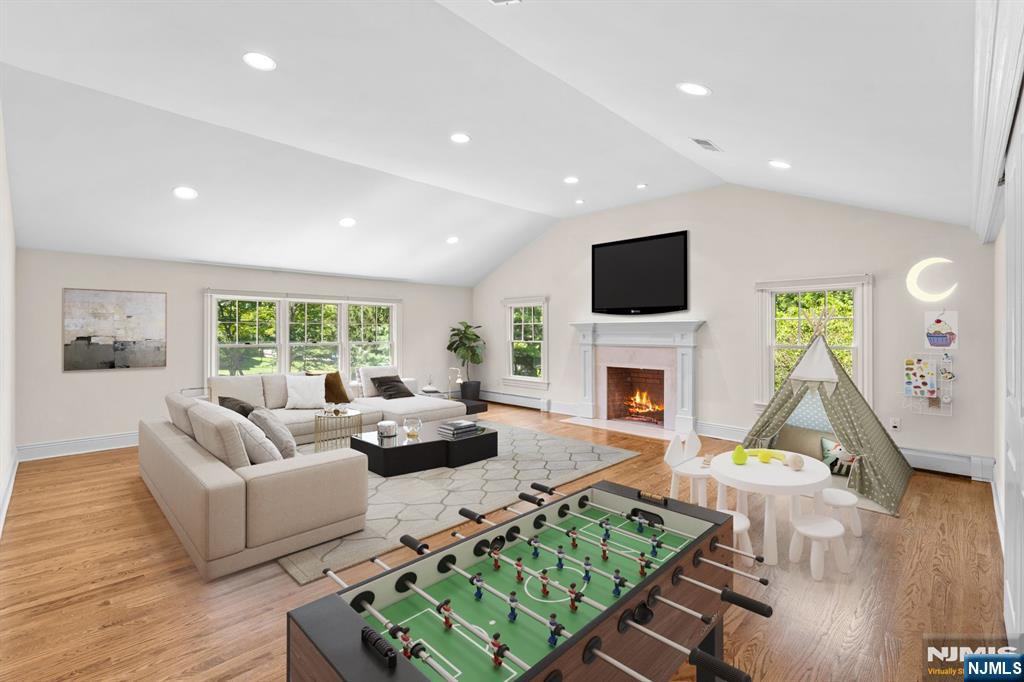 6 Lauren Pond Court