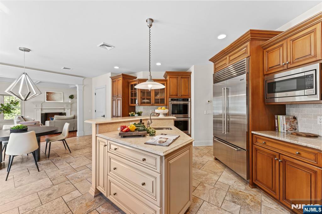 6 Lauren Pond Court