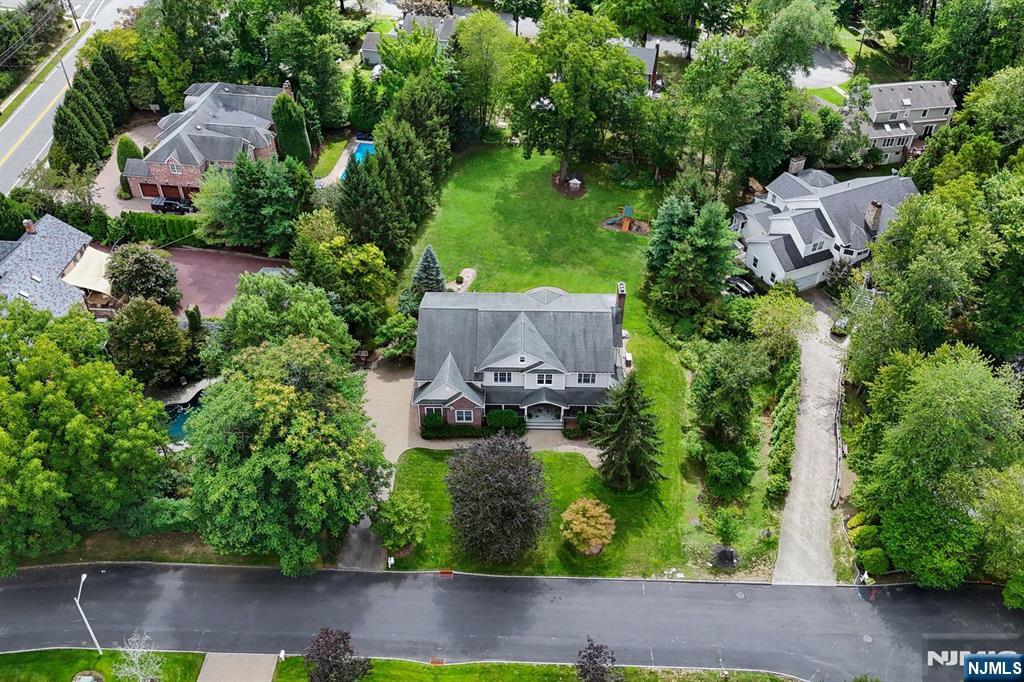 6 Lauren Pond Court