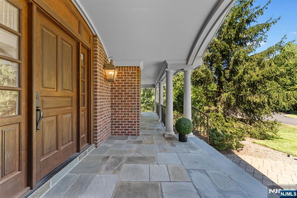 6 Lauren Pond Court