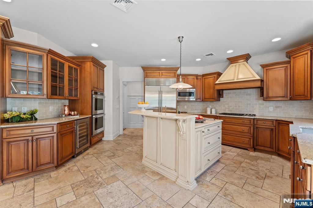 6 Lauren Pond Court
