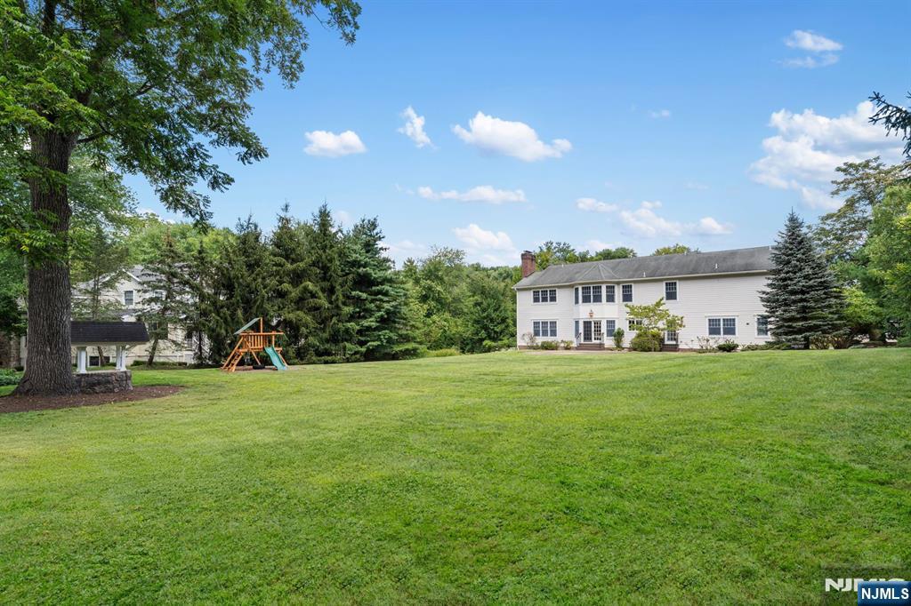 6 Lauren Pond Court