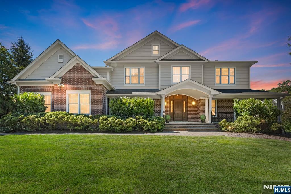 6 Lauren Pond Court