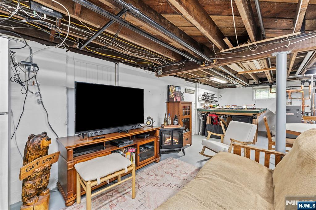 992 Belmont Avenue