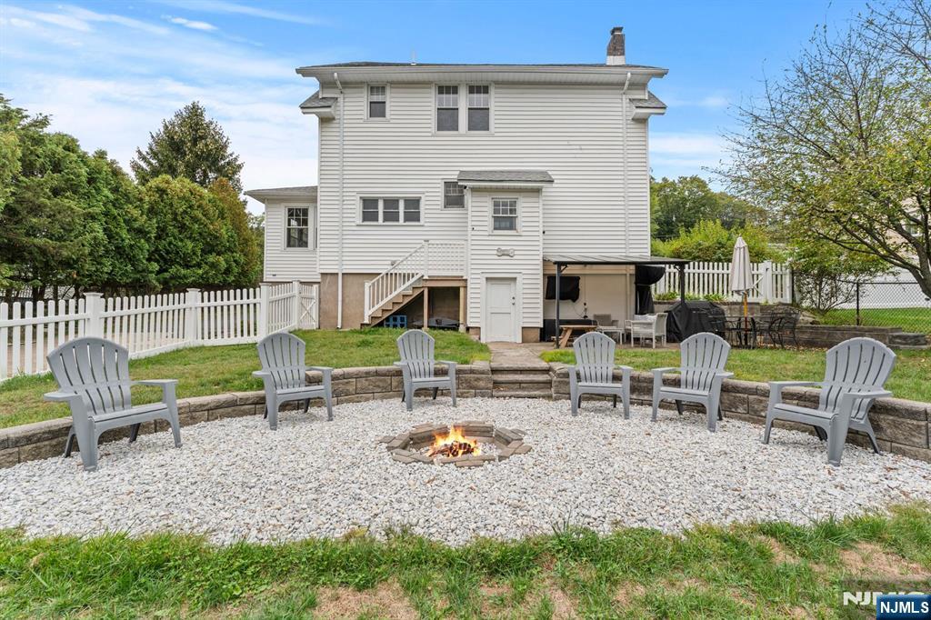 992 Belmont Avenue