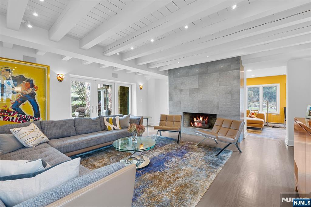 67 Forest Road