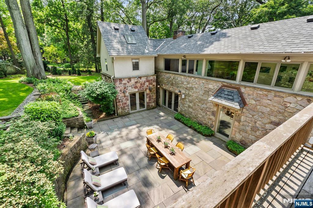 67 Forest Road