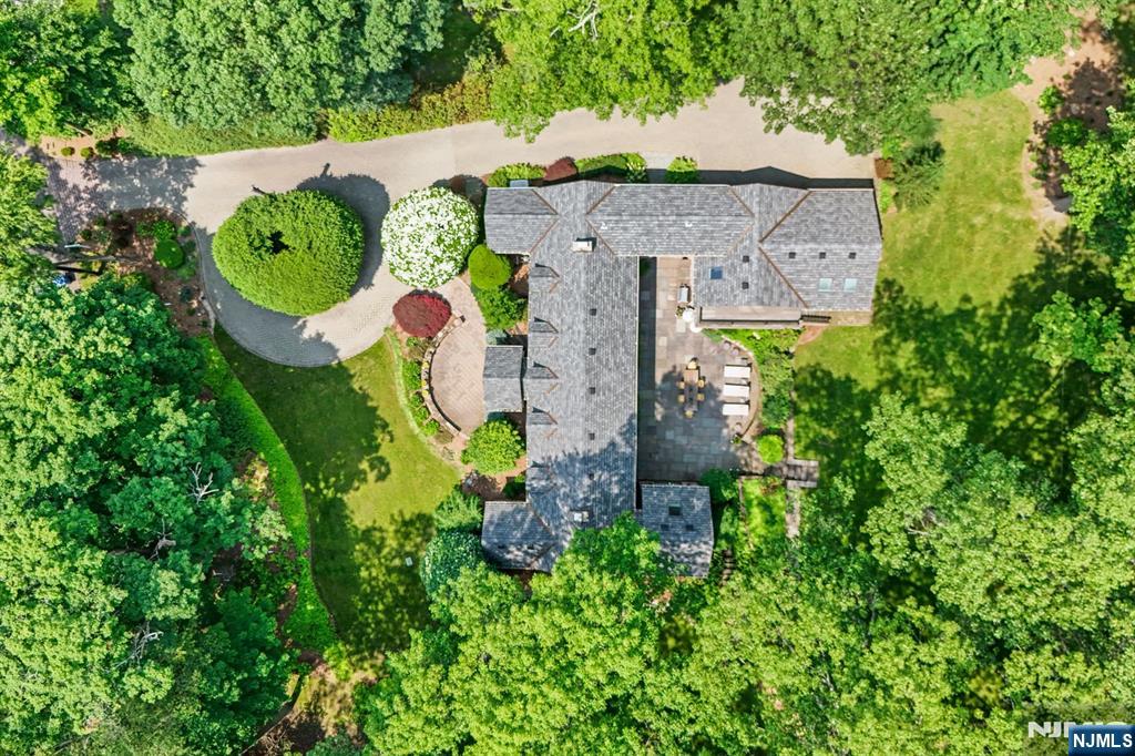 67 Forest Road