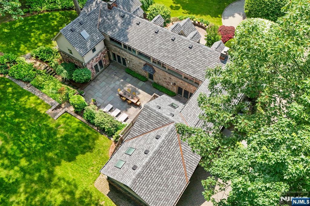 67 Forest Road