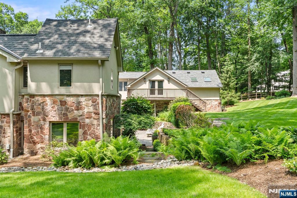 67 Forest Road