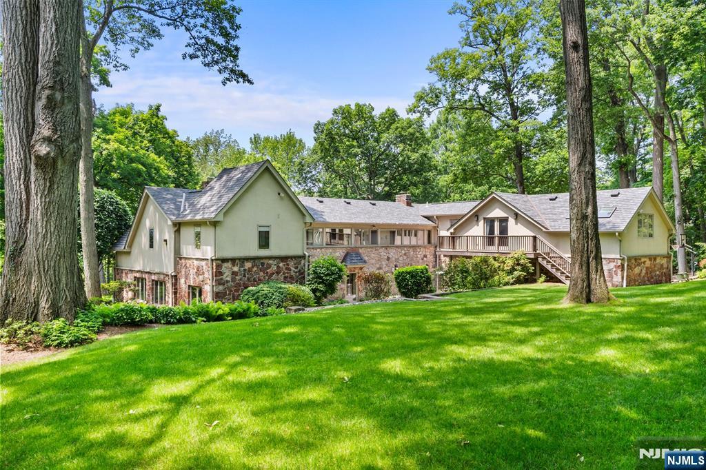 67 Forest Road