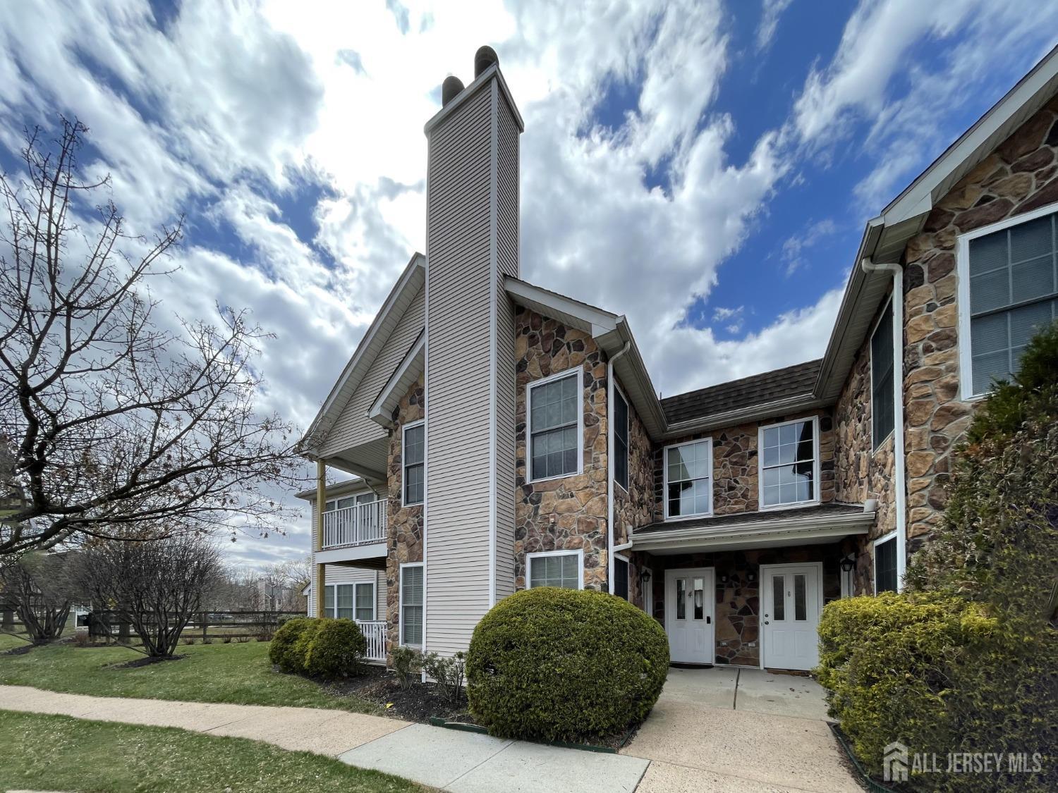 4 Lackland Avenue