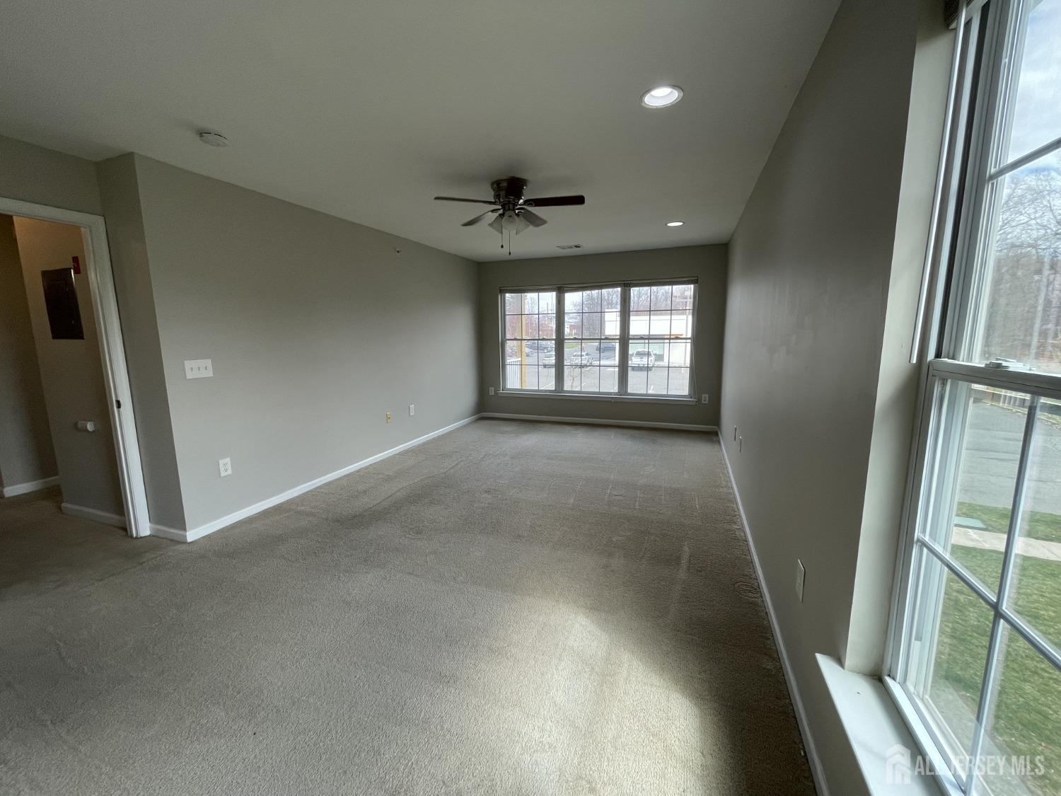 4 Lackland Avenue