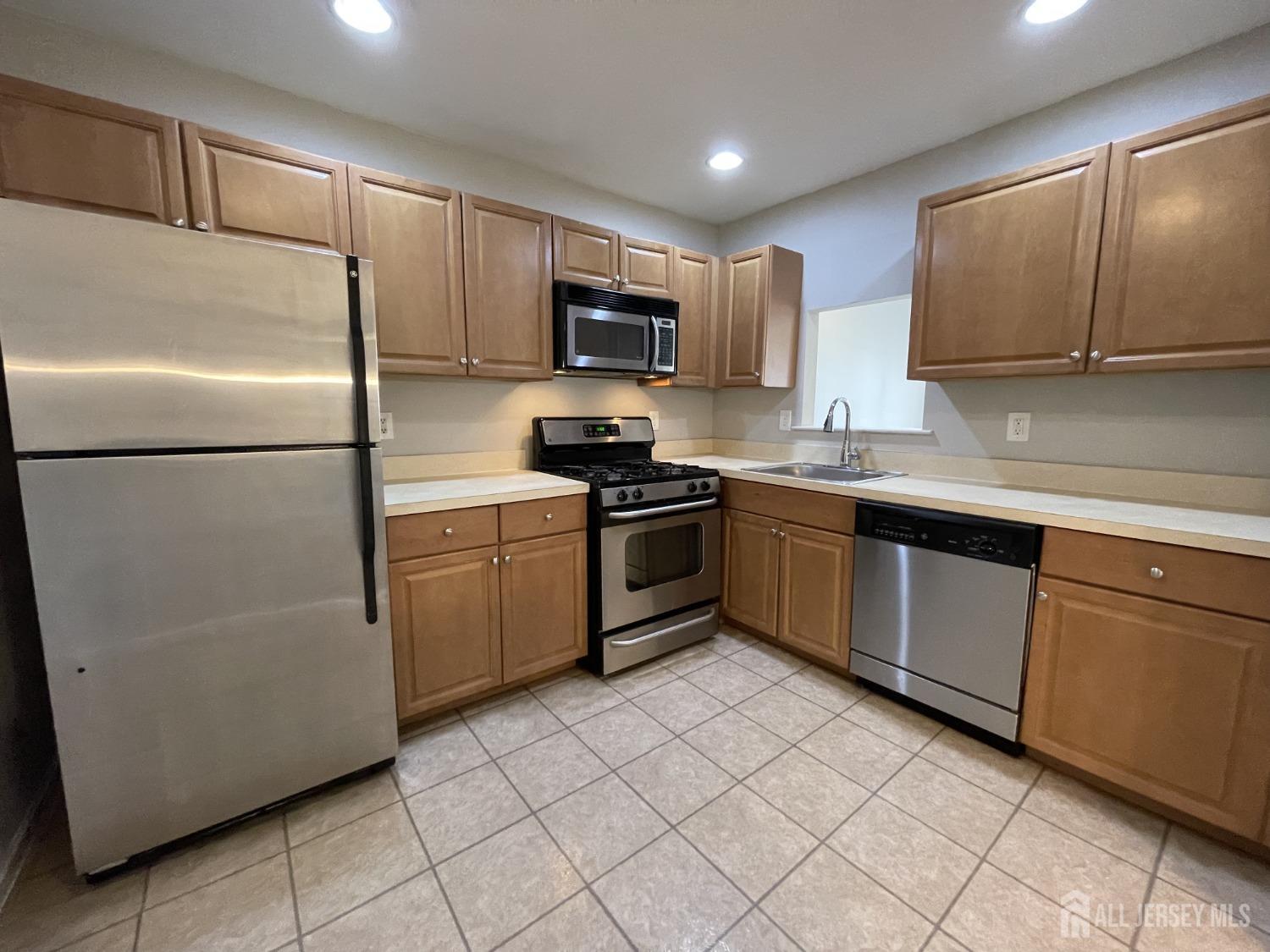 4 Lackland Avenue