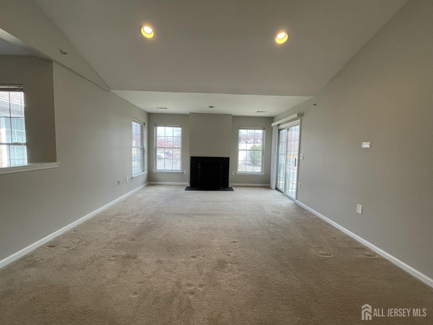 4 Lackland Avenue