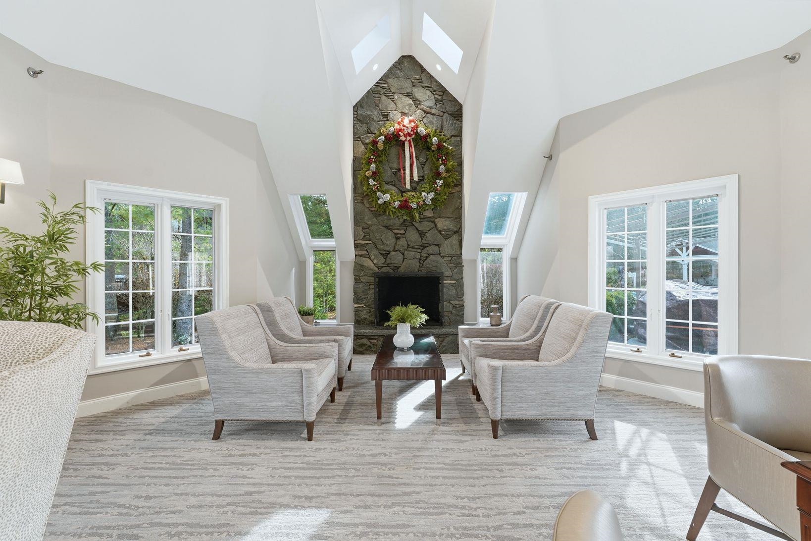 204 BEARWOODS RD