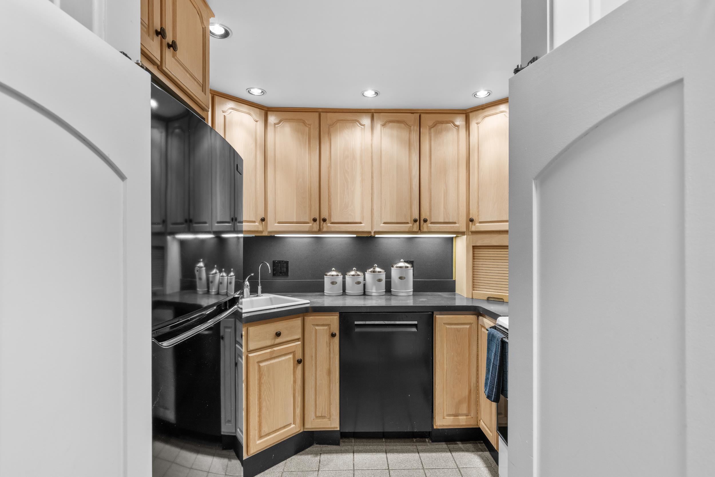 7855 BLVD EAST Unit: 19G