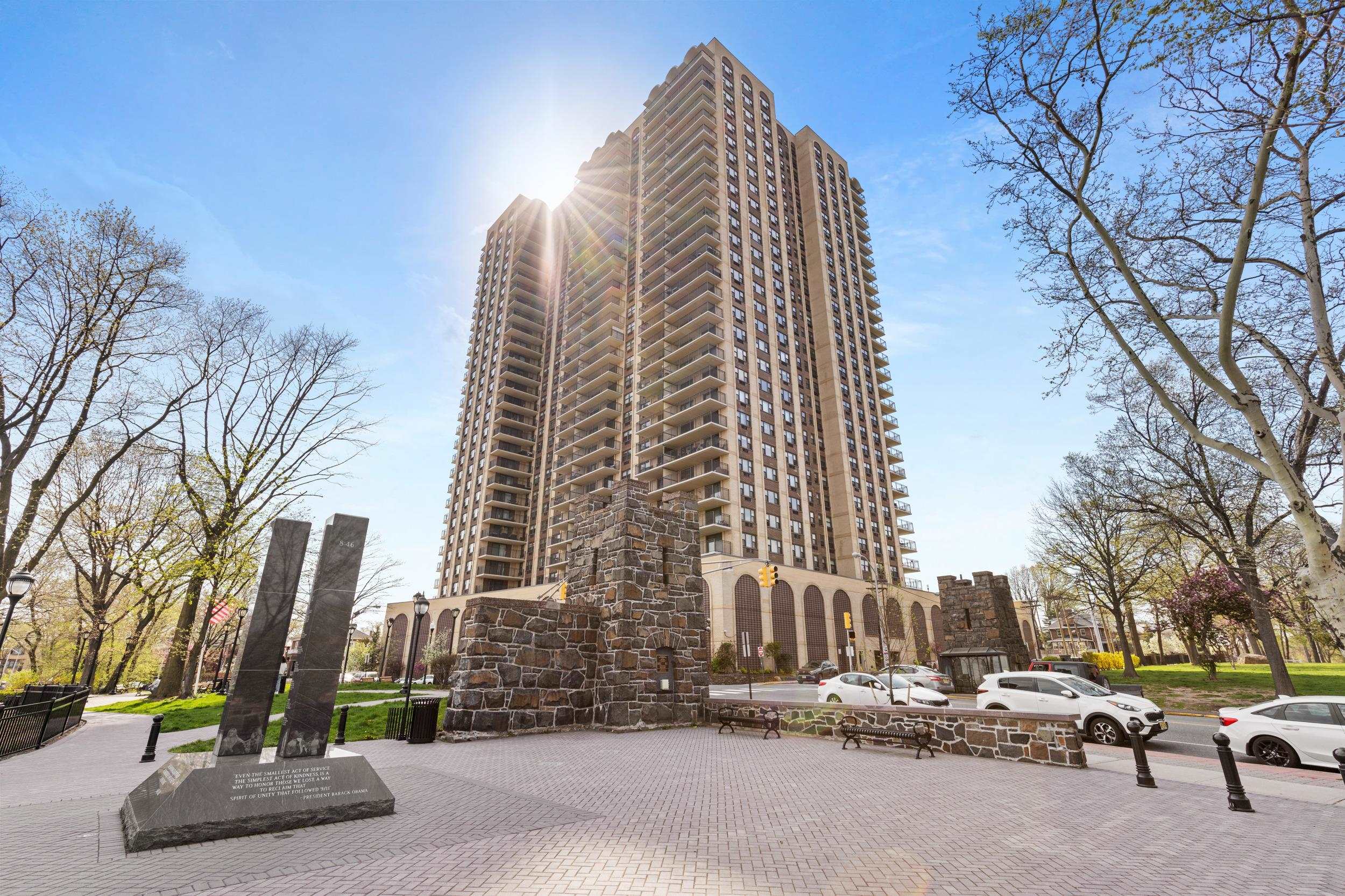 7855 BLVD EAST Unit: 19G