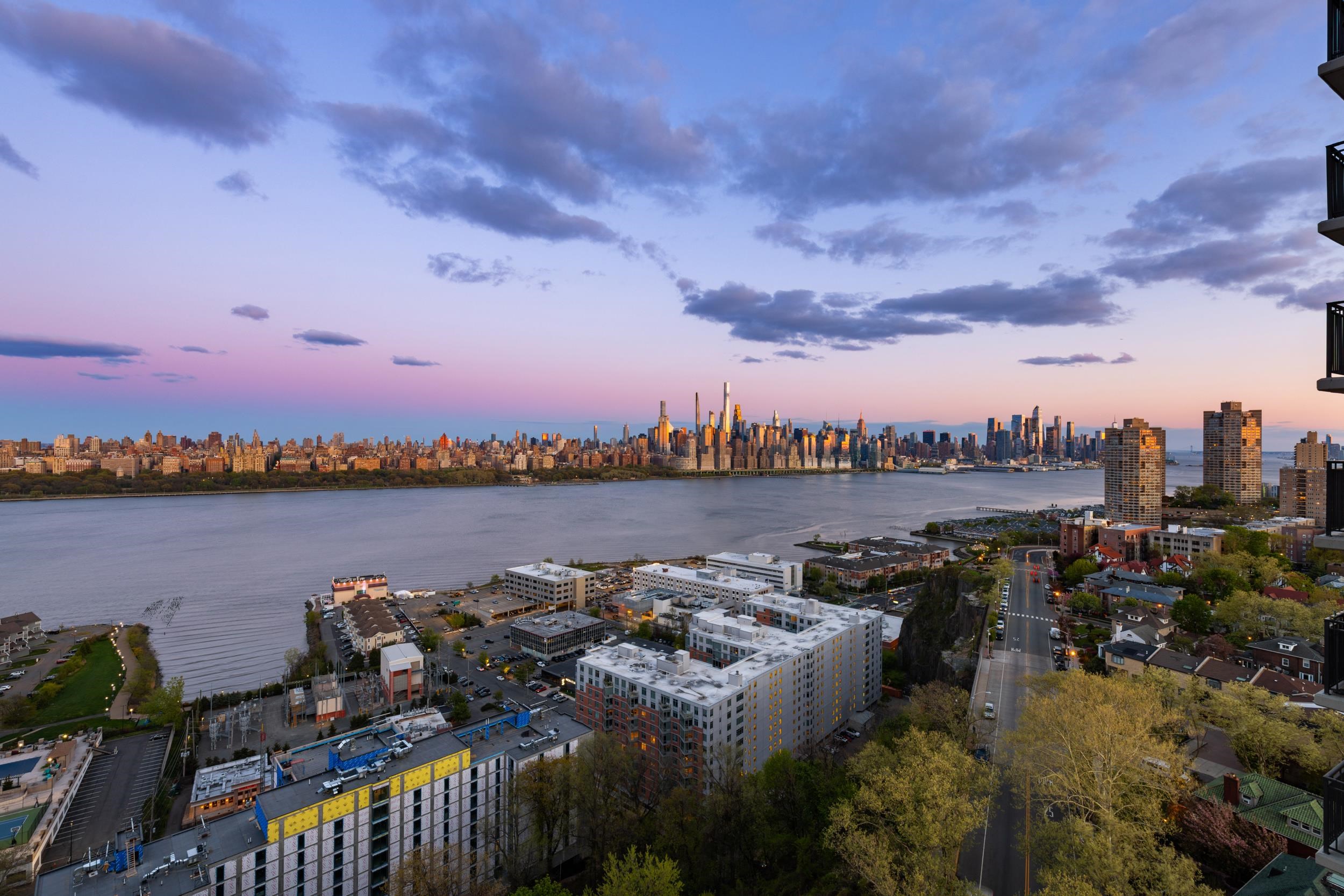 7855 BLVD EAST Unit: 19G