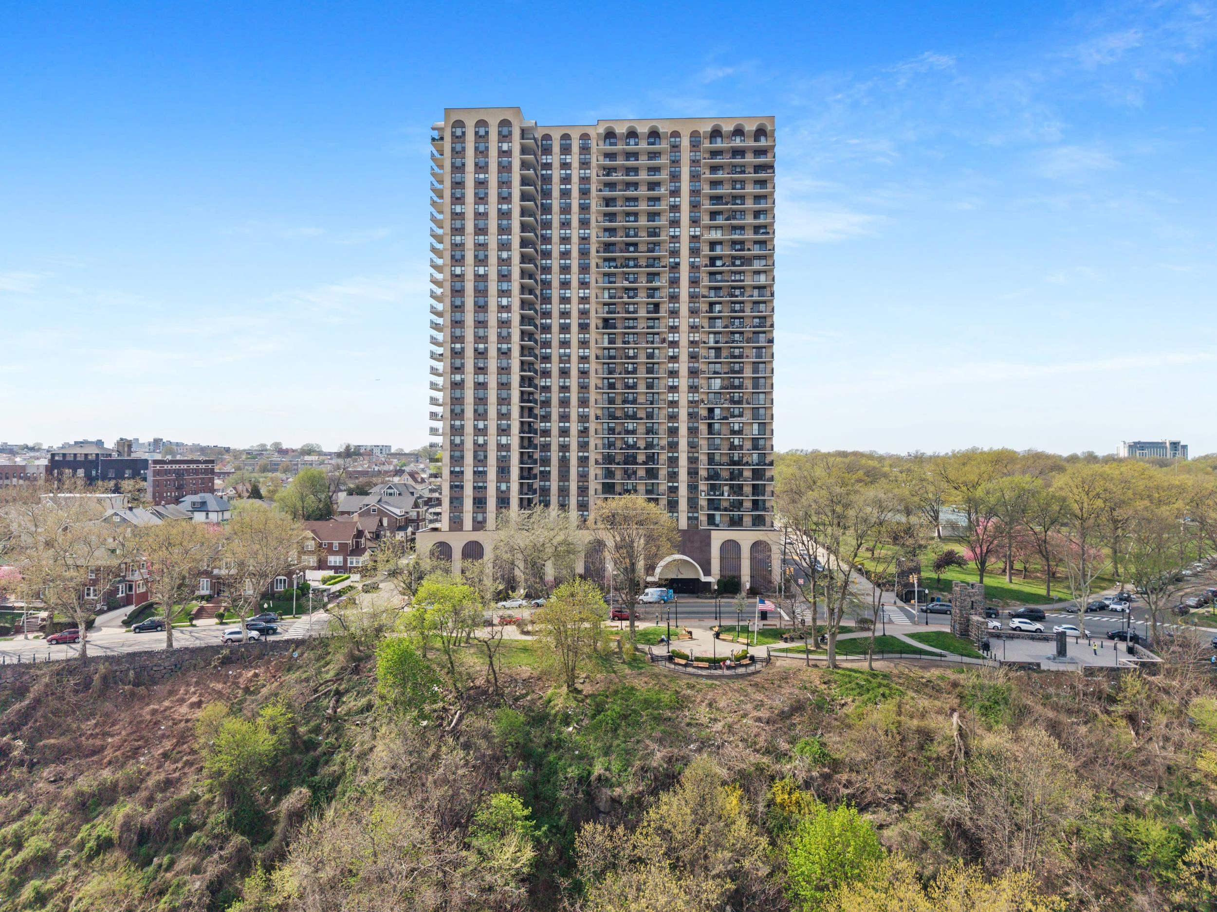 7855 BLVD EAST Unit: 19G