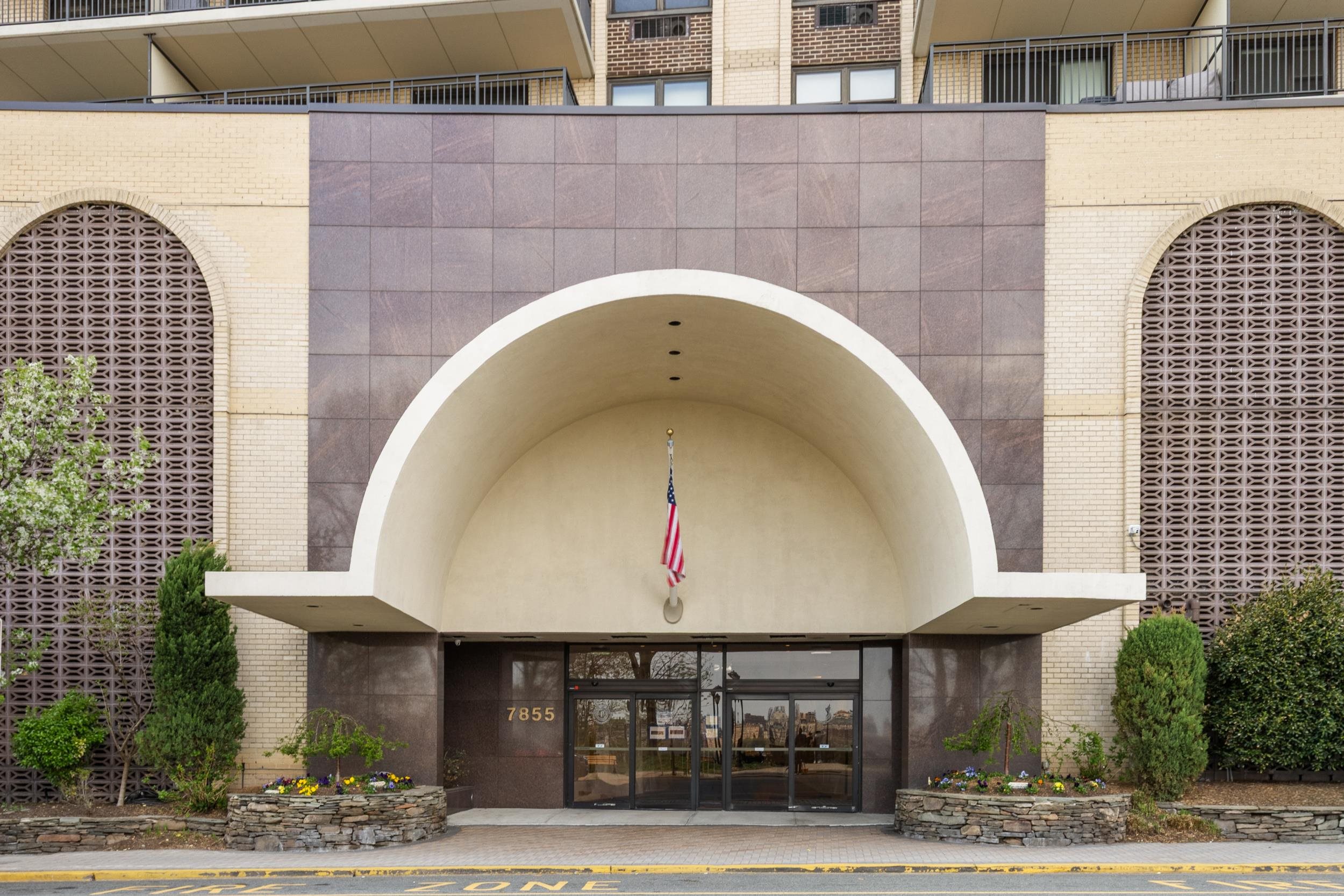 7855 BLVD EAST Unit: 19G