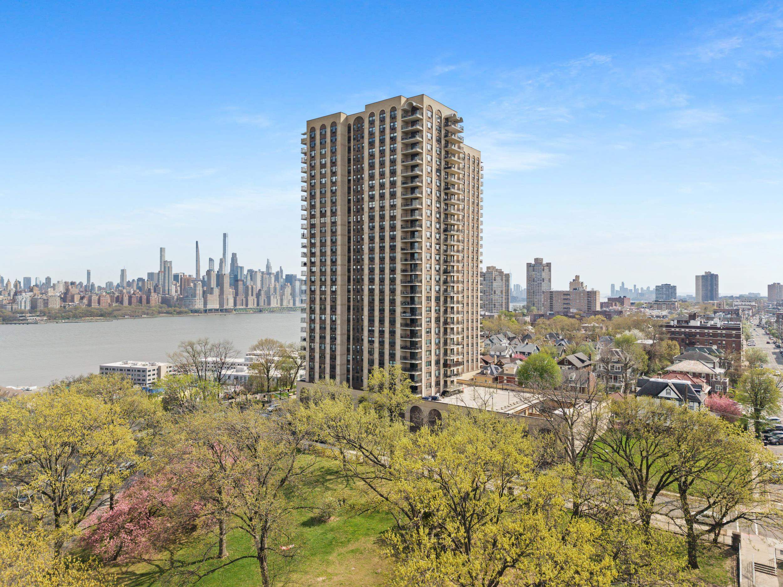 7855 BLVD EAST Unit: 19G