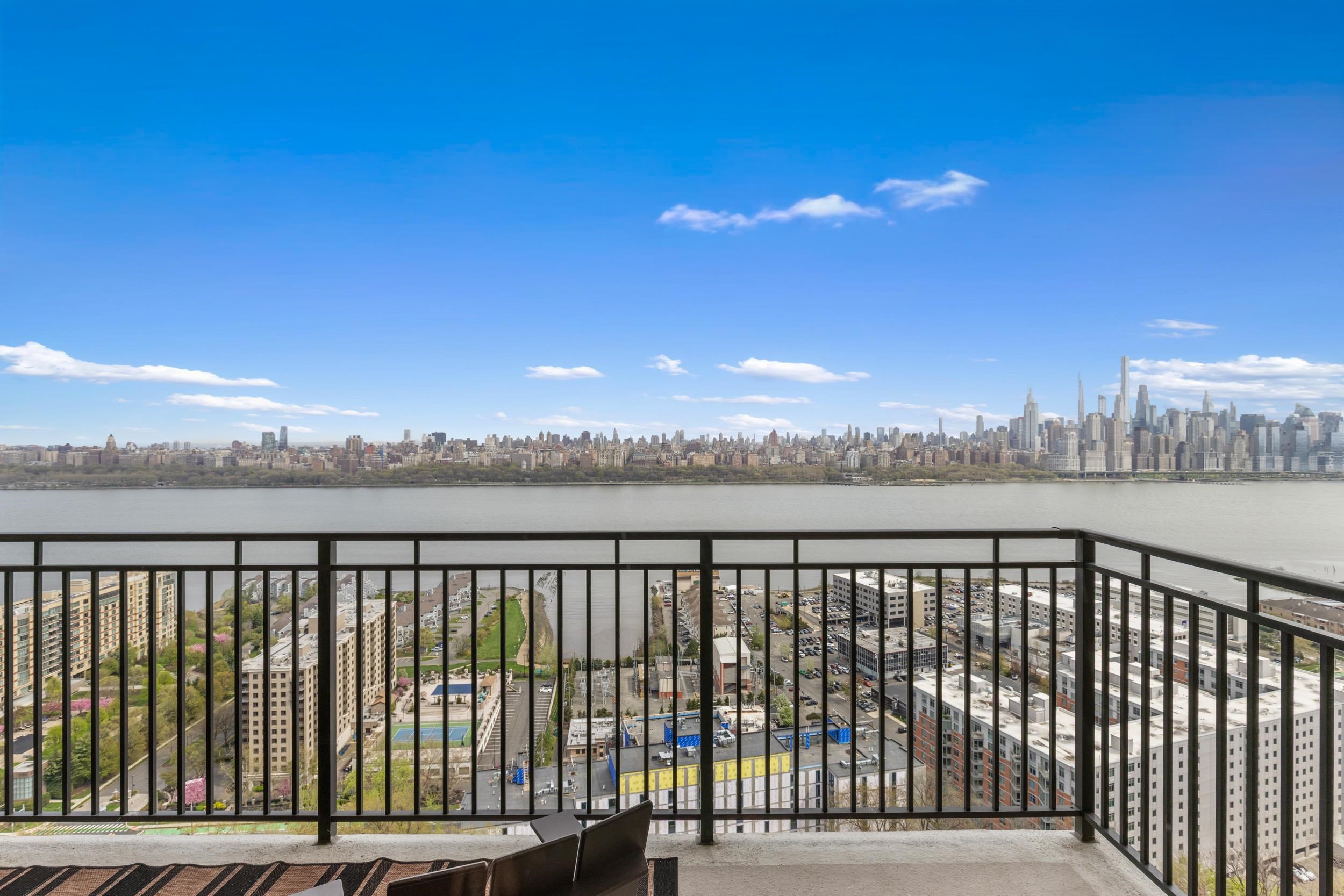 7855 BLVD EAST Unit: 19G