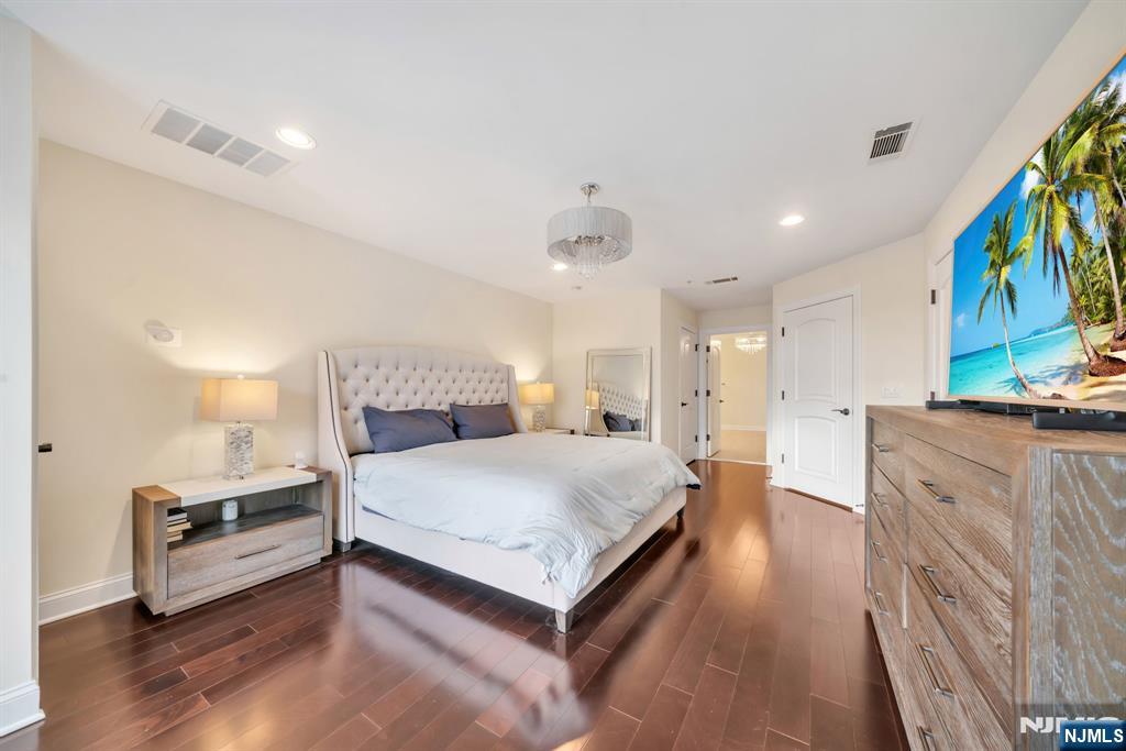 3312 The Plaza