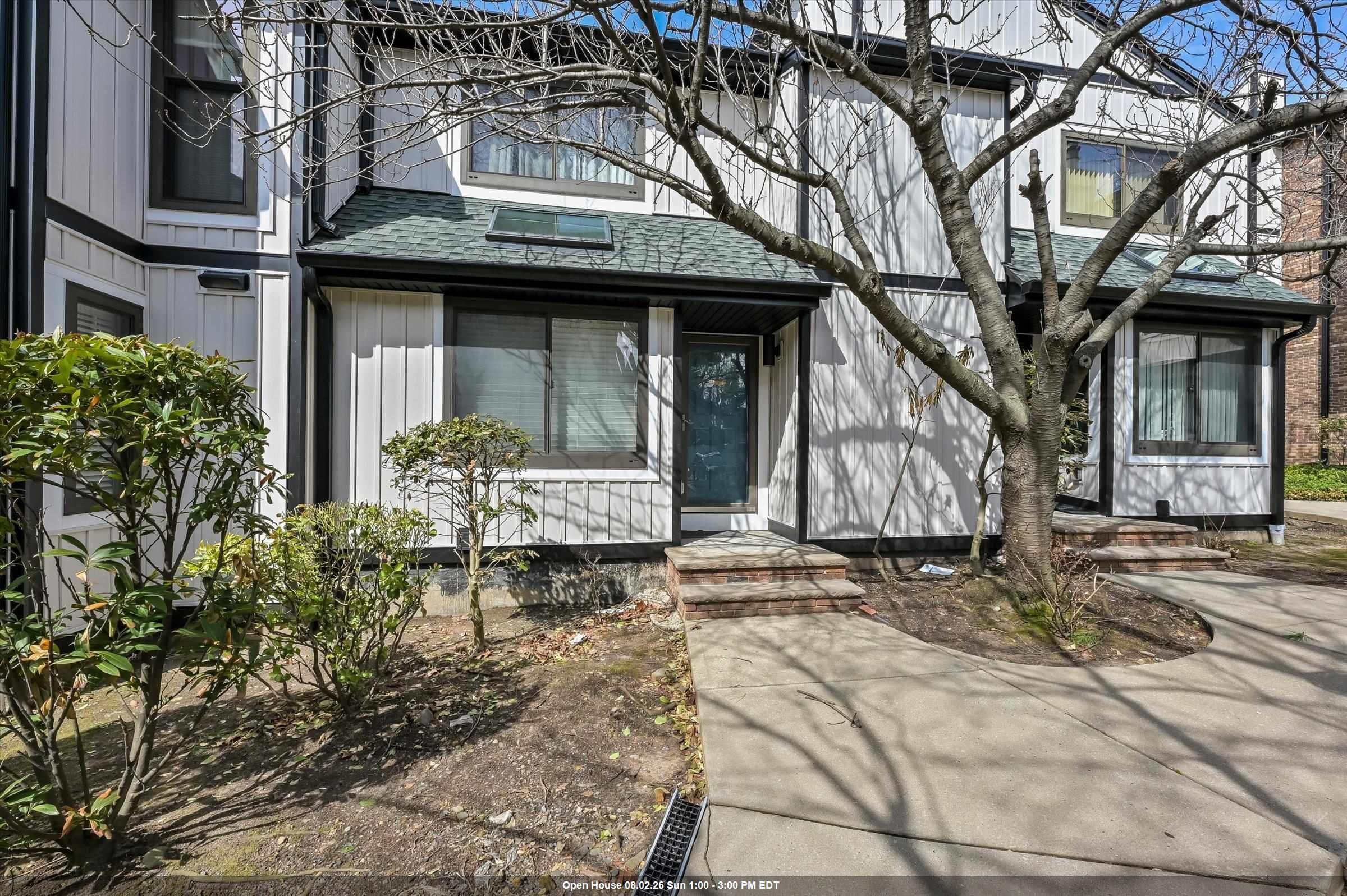 1537 JOHN ST