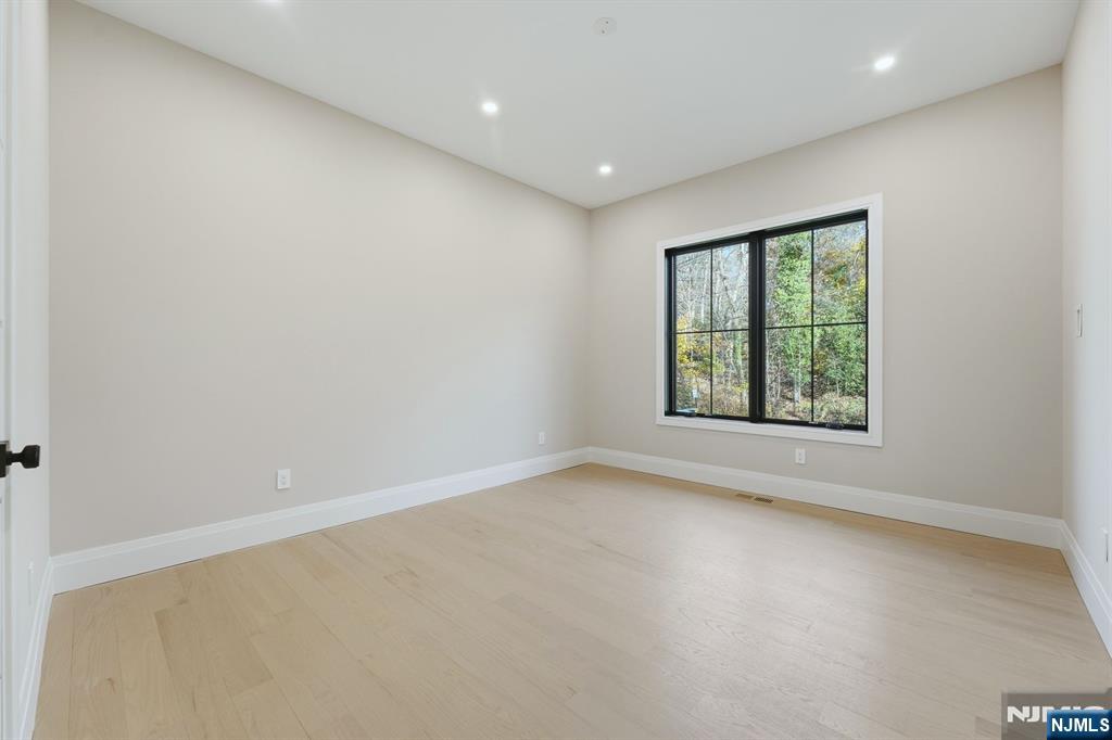 121 Engle Street