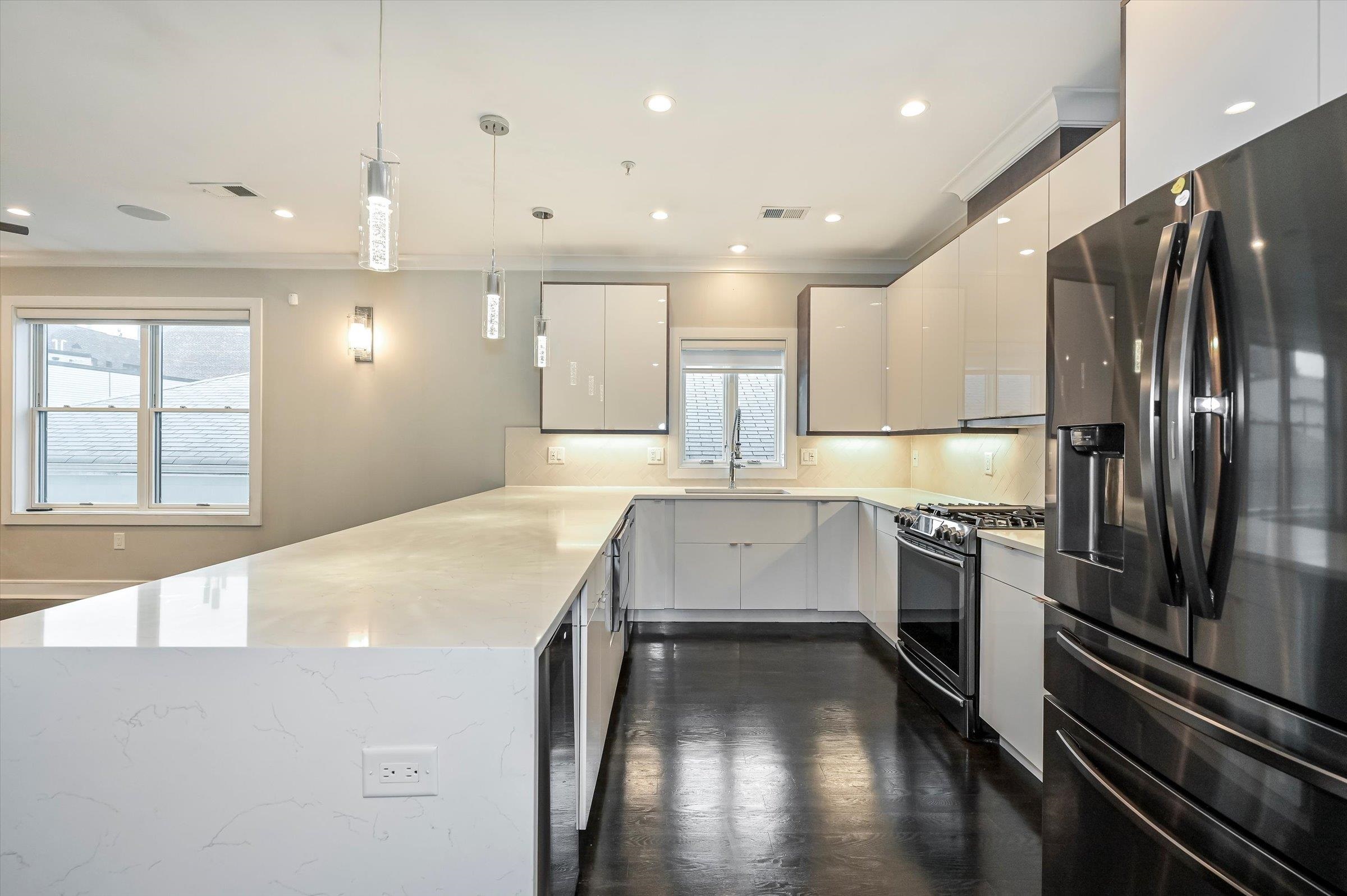 53 PROSPECT ST Unit: 2