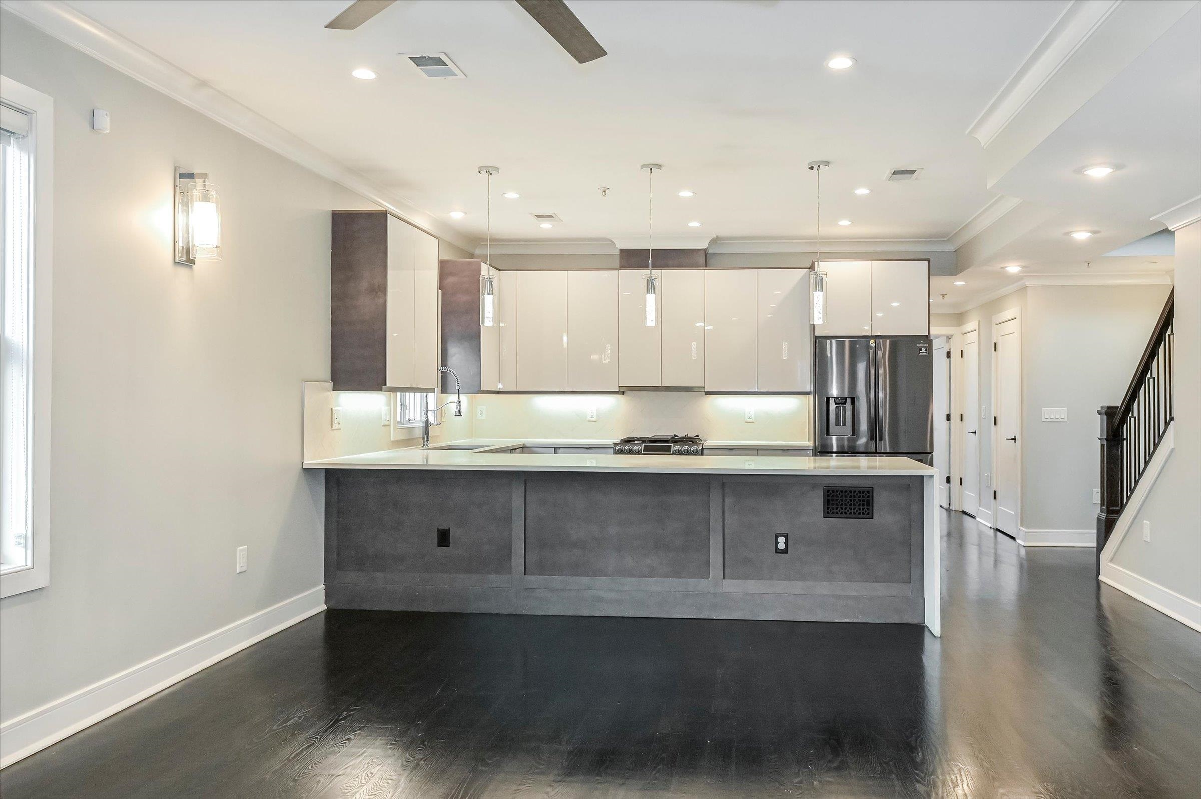 53 PROSPECT ST Unit: 2