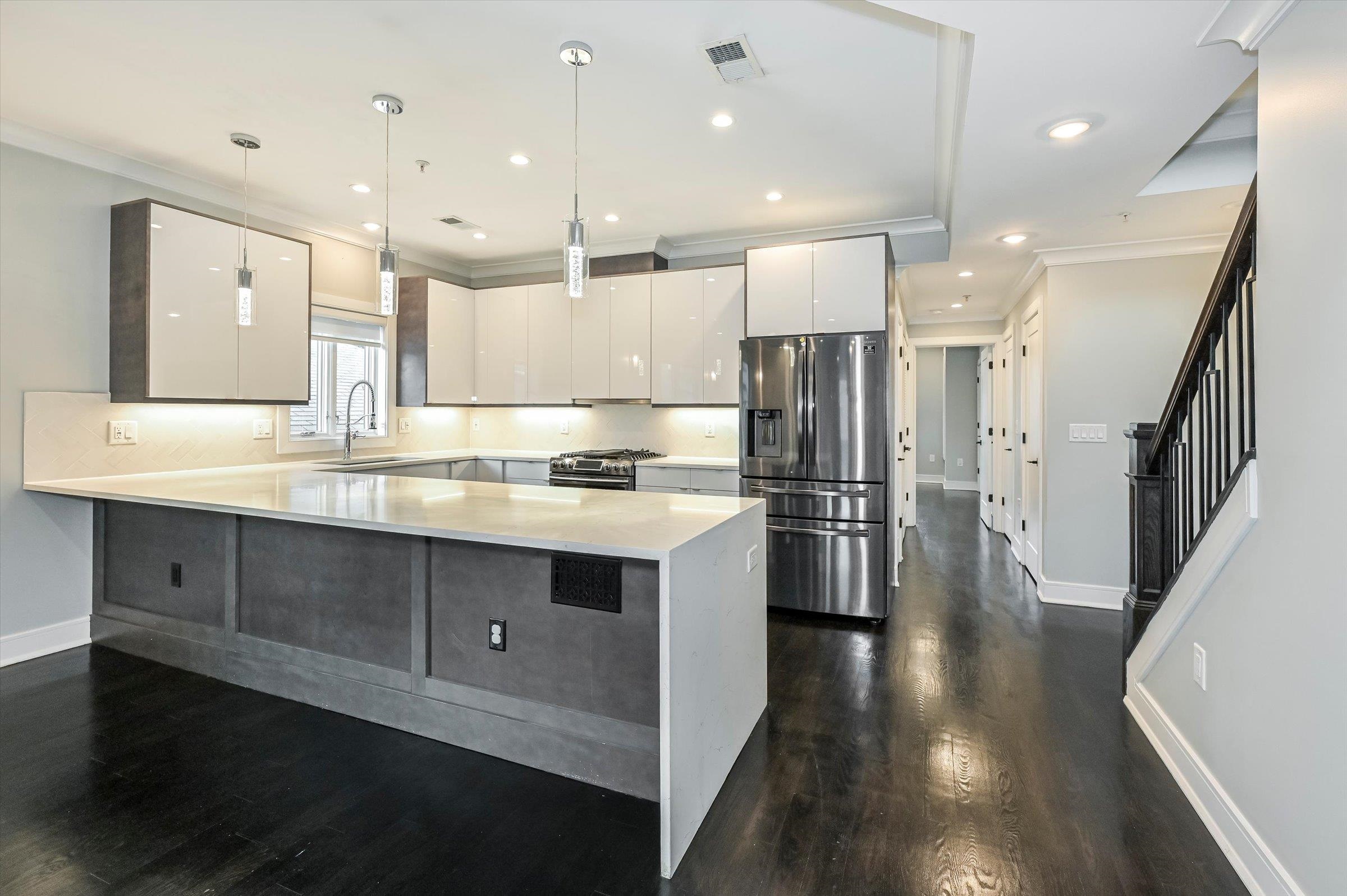 53 PROSPECT ST Unit: 2