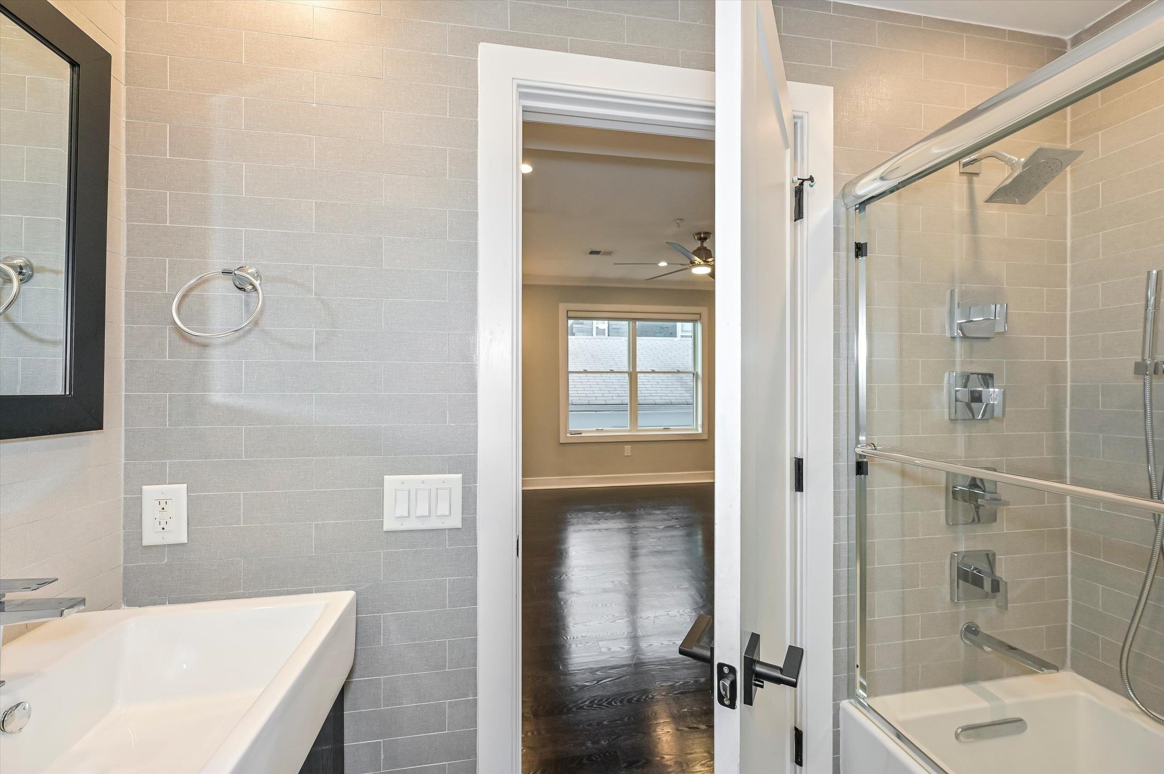 53 PROSPECT ST Unit: 2