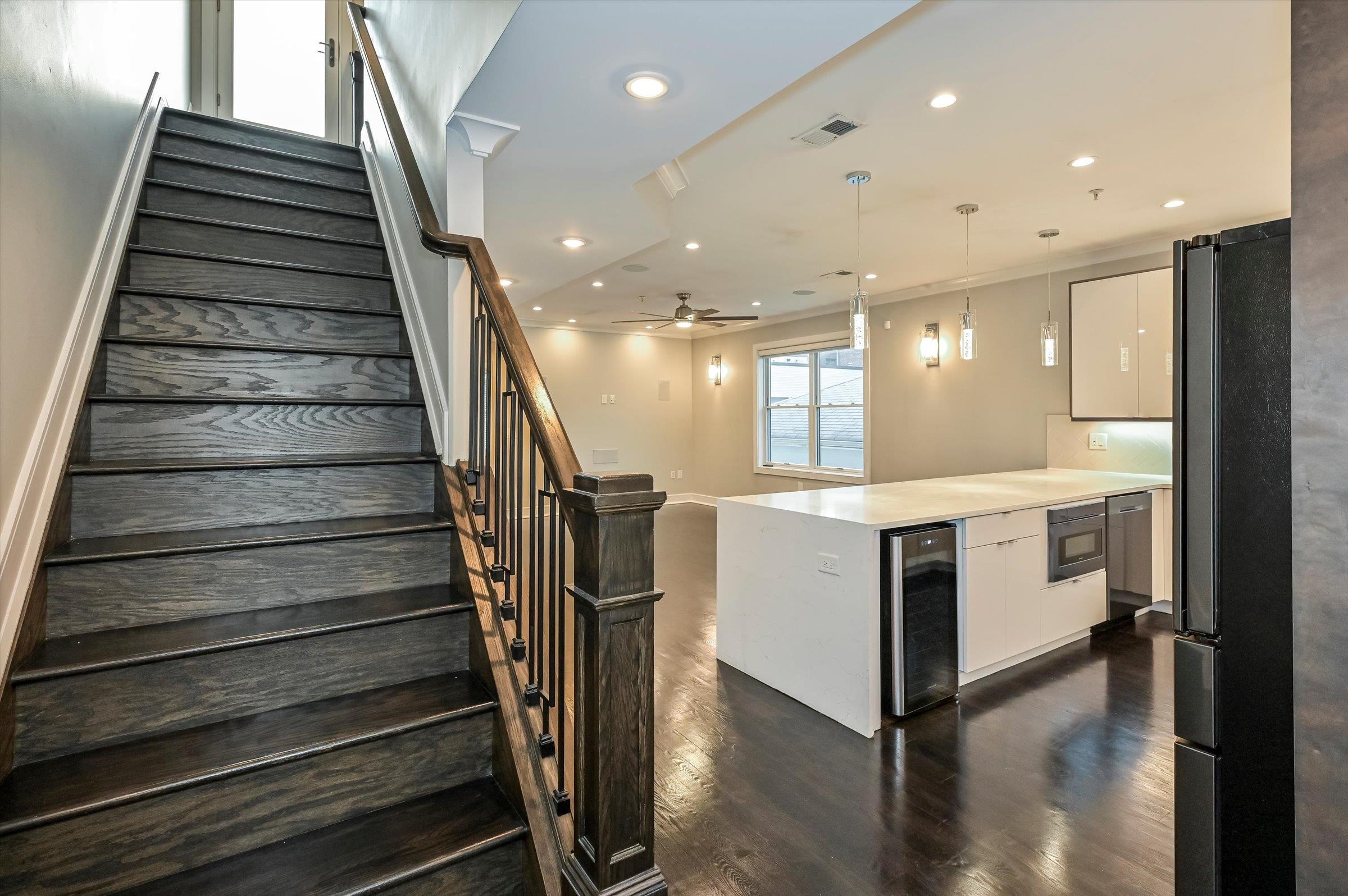 53 PROSPECT ST Unit: 2