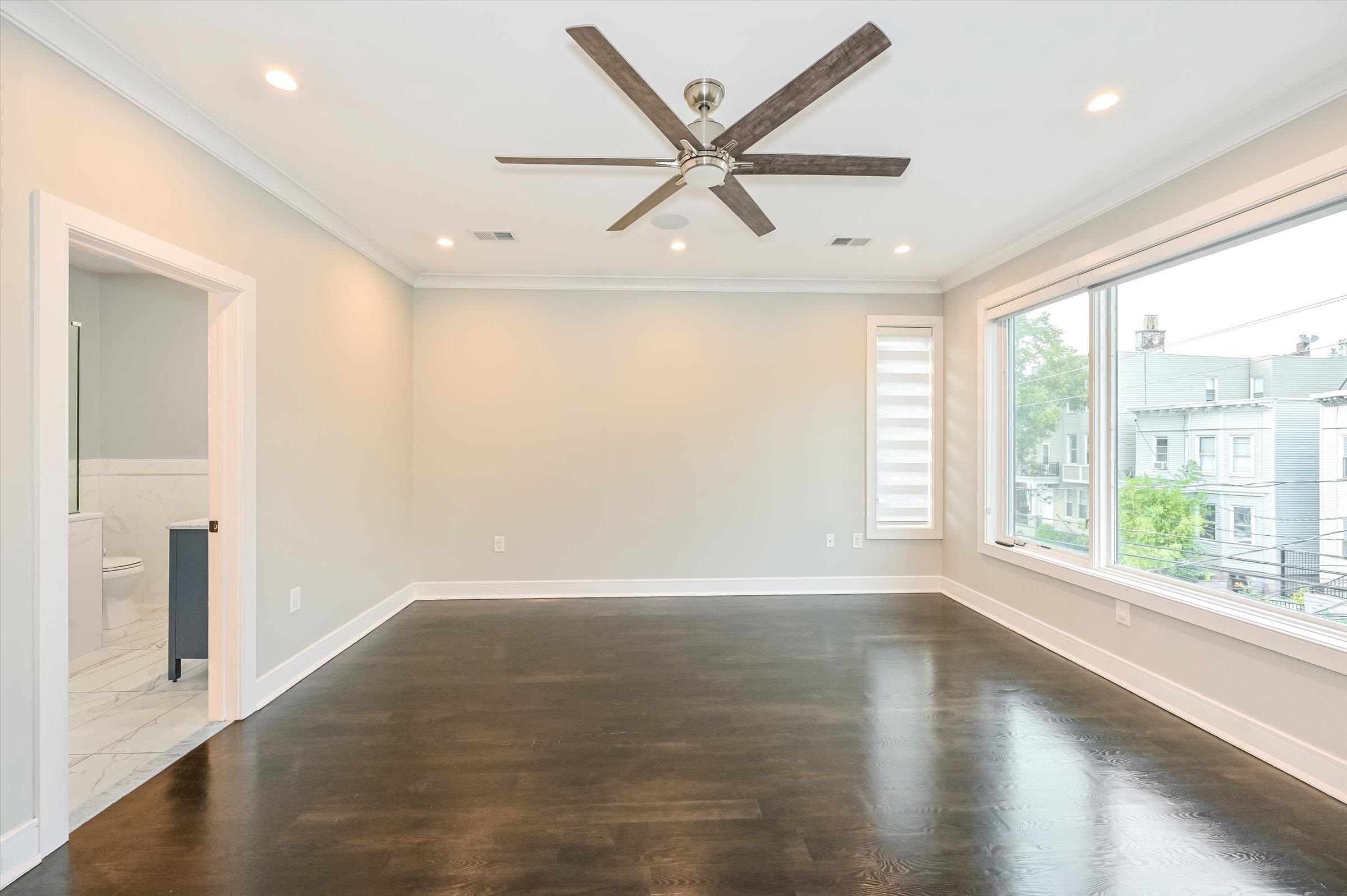 53 PROSPECT ST Unit: 2