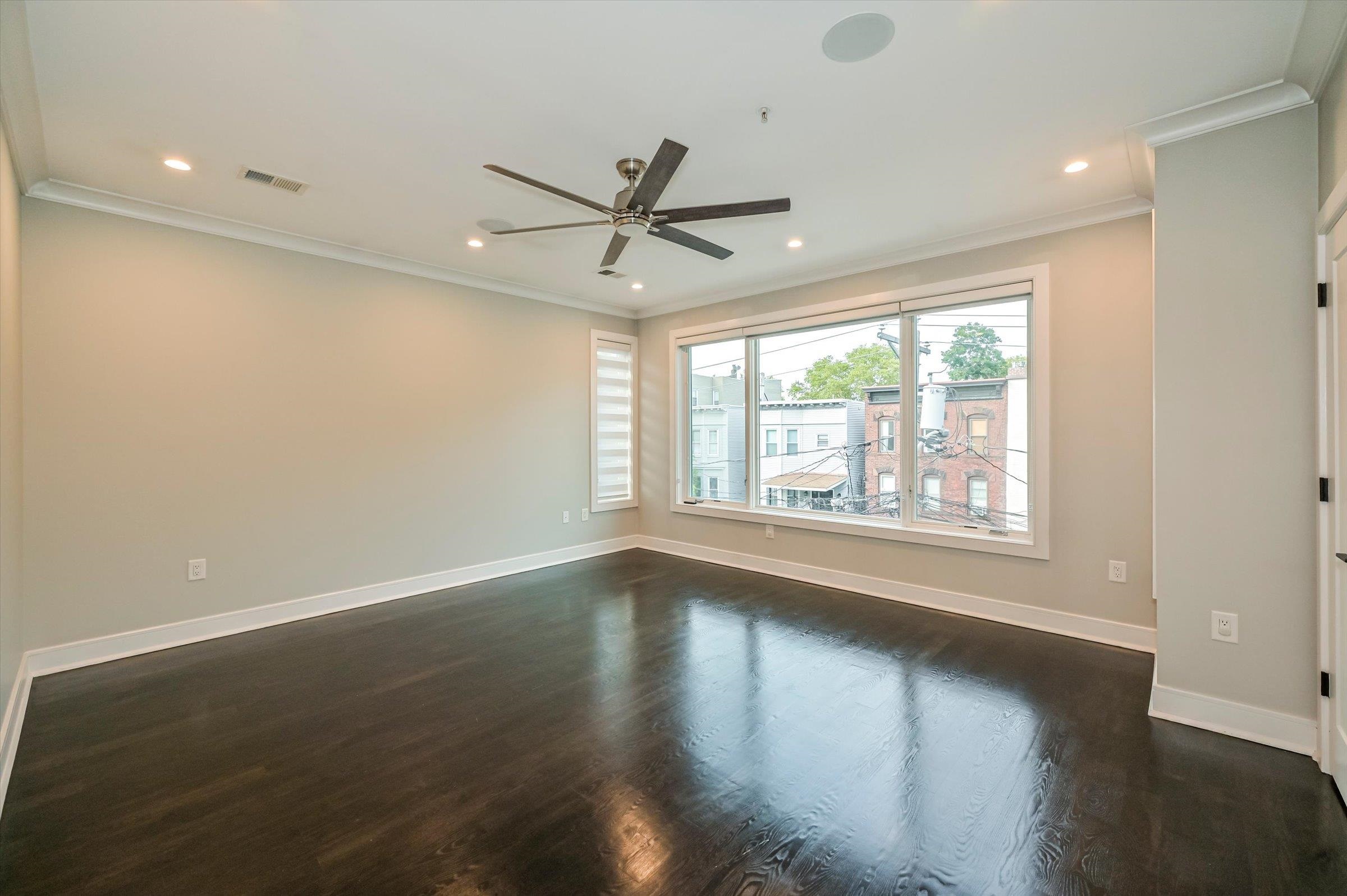 53 PROSPECT ST Unit: 2