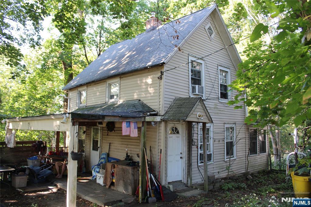 668 River Road