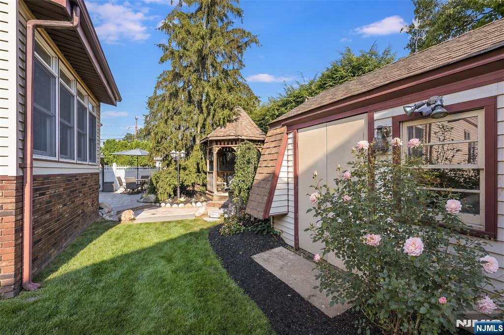 8-10 Hopper Avenue