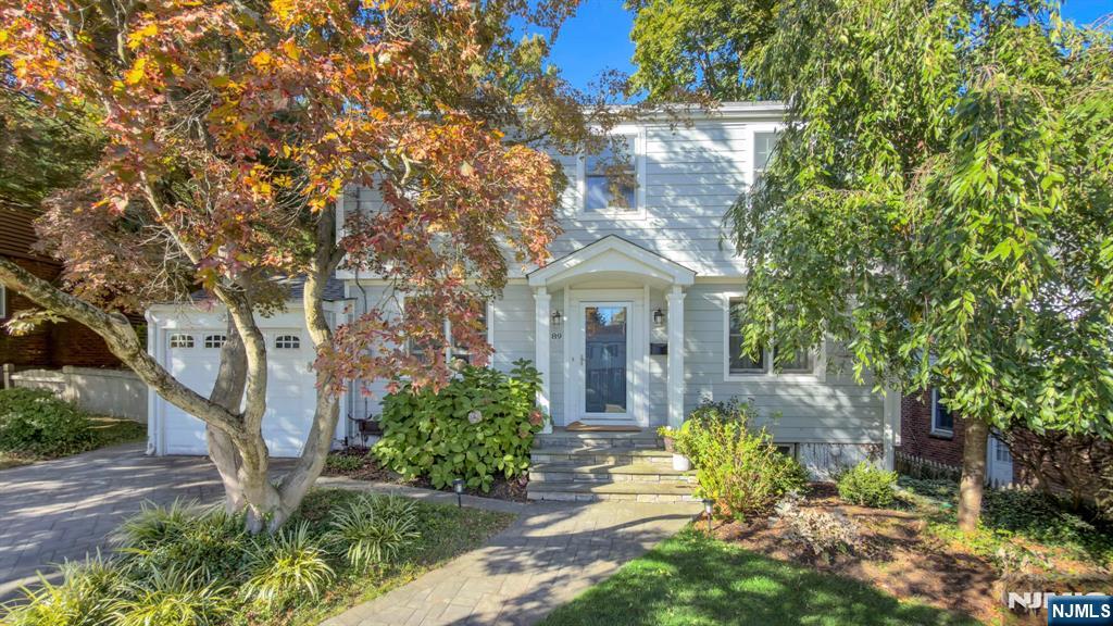 89 Surrey Lane