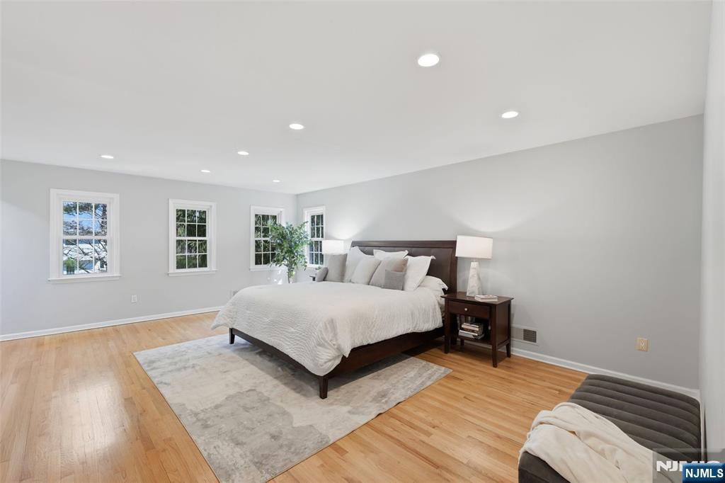 89 Surrey Lane