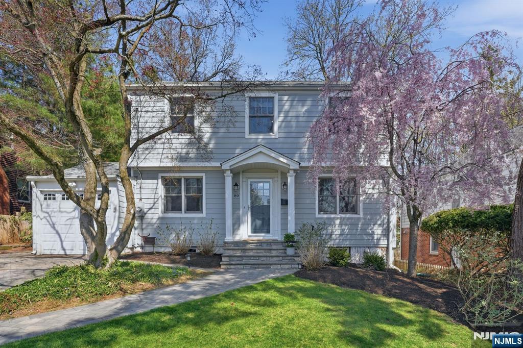 89 Surrey Lane