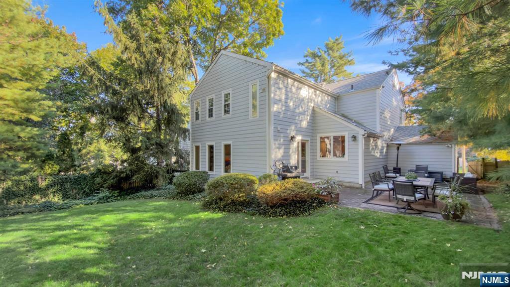 89 Surrey Lane