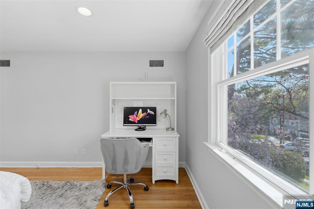89 Surrey Lane