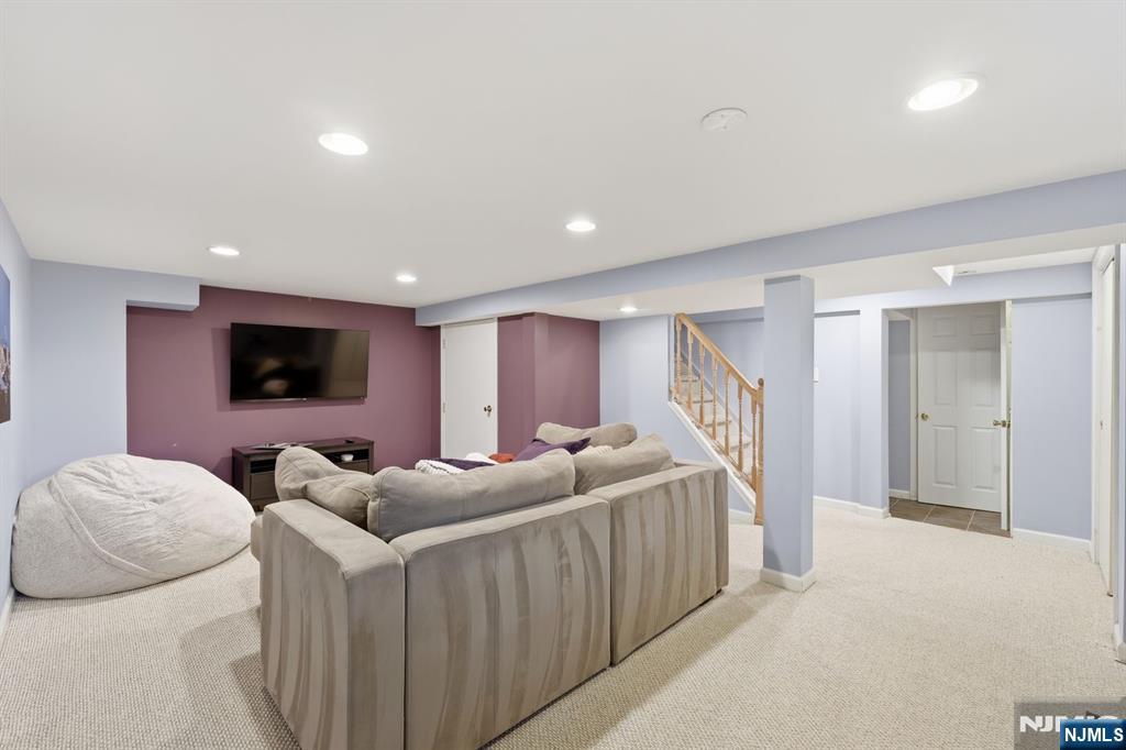 89 Surrey Lane