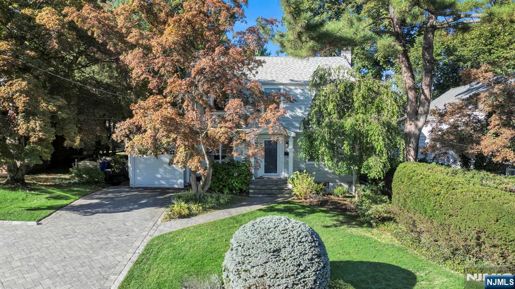 89 Surrey Lane