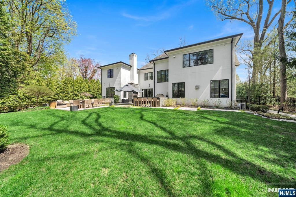 89 Depeyster Avenue