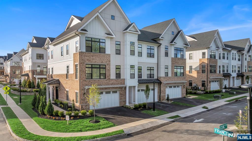 6 Blue Rock Drive
