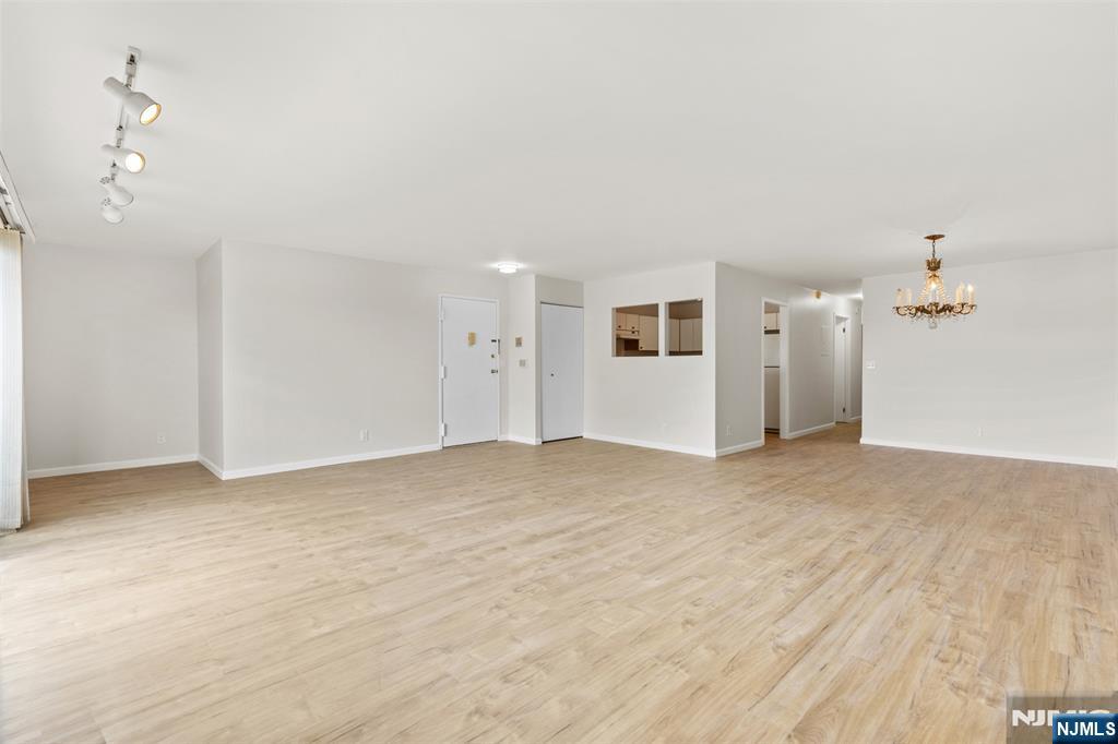 1150 River Road 4H